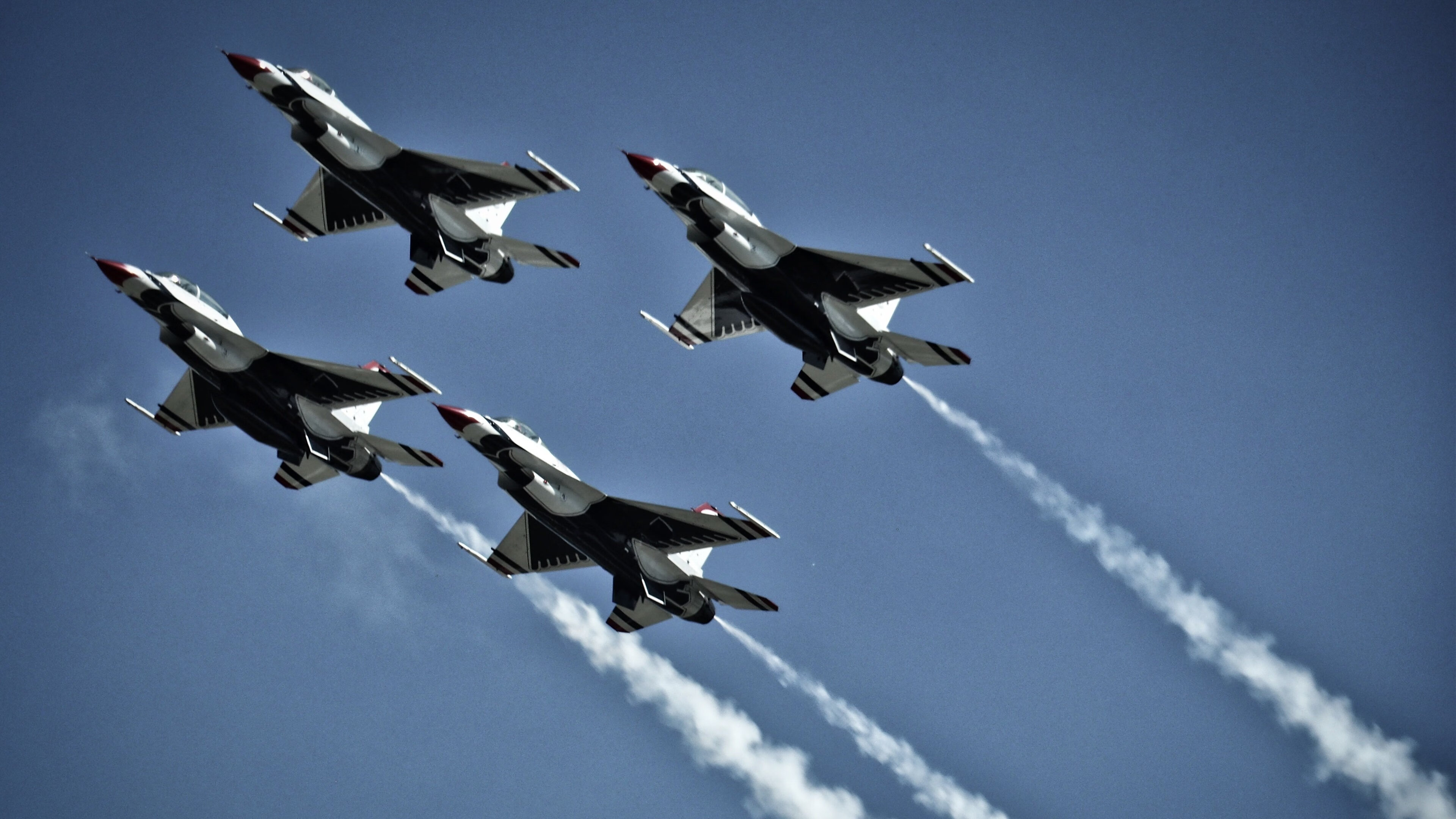 开云官网在线-哈登关键三分快船再度问鼎榜首，哈登 三分