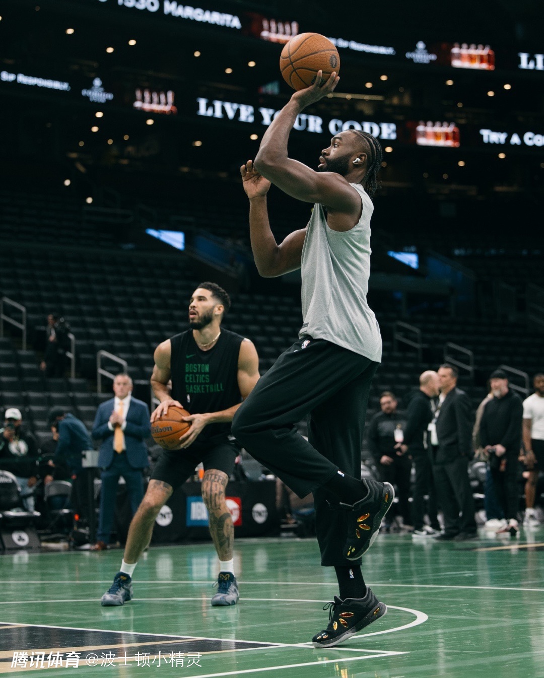 关于开云体育：凯尔特人队防守策略：如何限制东契奇的突破和传球？的信息